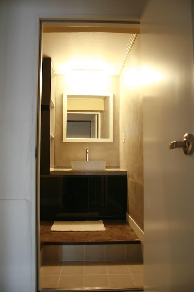 Crib 49 - Foreigner Only Guest house 2*