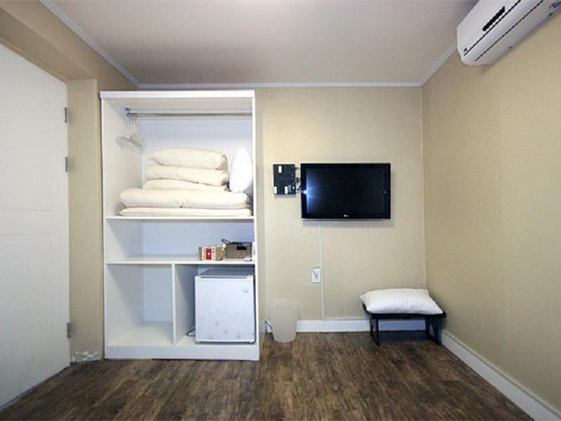 Crib 49 - Foreigner Only Seoul